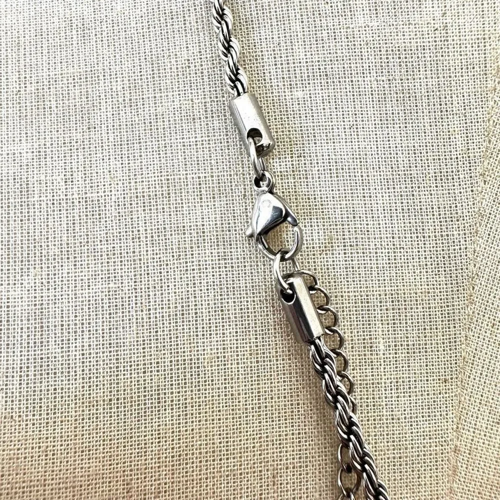 Round abalone pendant necklace